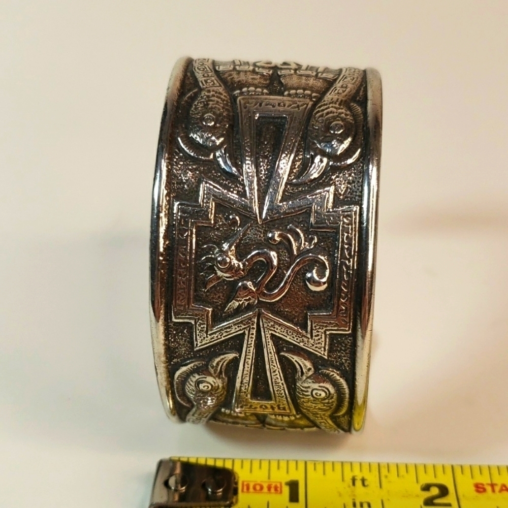 Vintage Sterling Silver Cuff Bracelet Inca Iconography Figures & Bird Decoration - Picture 8 of 9